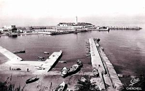 Cherchell - Le port et le phare